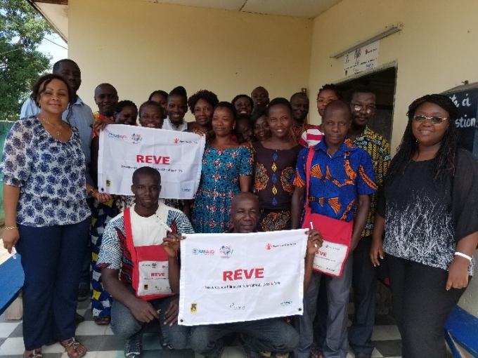 équipe projet REVE et un réprésentant USAID